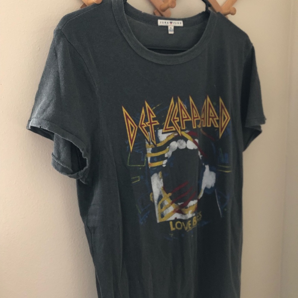 Def leopard graphic tee